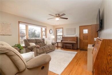 1003 W 7th St, Cedar Falls, IA 50613 - photo 4