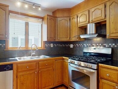 25 Charlotte Rd unit 1, Waltham, MA 02453 - photo 5