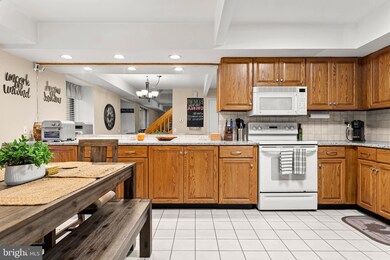 2201 Aspen Cir, Springfield, PA 19064 - photo 6