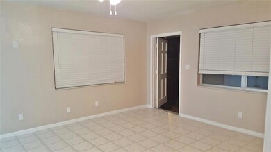 Apt 1 livingroom