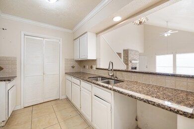 8530 Scenic Green Dr, Houston, TX 77088 - photo 6