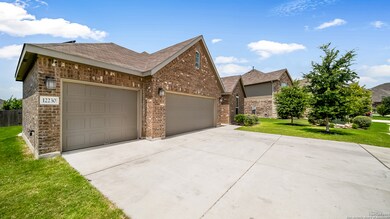 12230 Dusty Boots Rd, San Antonio, TX 78254 - photo 3