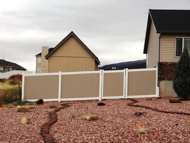 Vinyl fence