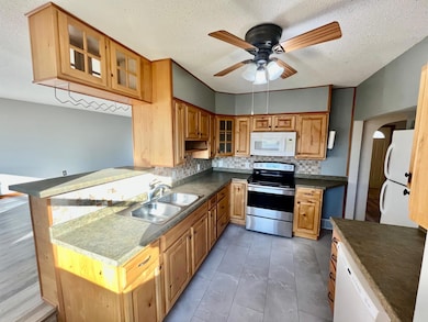 504 Mitchell St, Coleraine, MN 55722 - photo 7