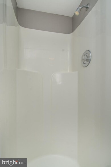 1817 N Spring St, Baltimore, MD 21213 - photo 6