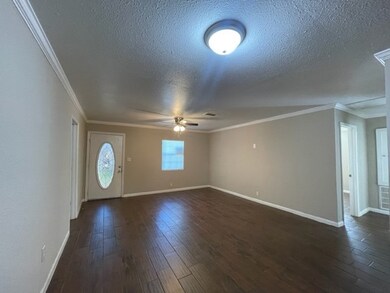 7642 Delavan Dr, Houston, TX 77028 - photo 3
