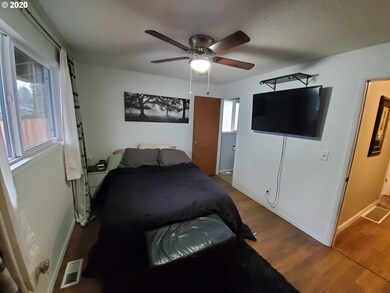 Bedroom, Primary