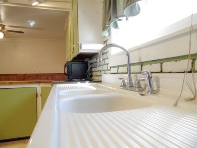 34 Nelson St, Franklin, NH 03235 - photo 7