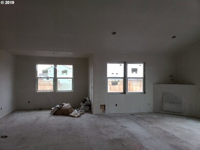 1303 S 10th St, Independence, OR 97351 - photo 5