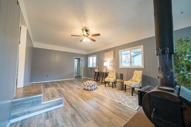 153 16th St, Lyons, OR 97358 - photo 4