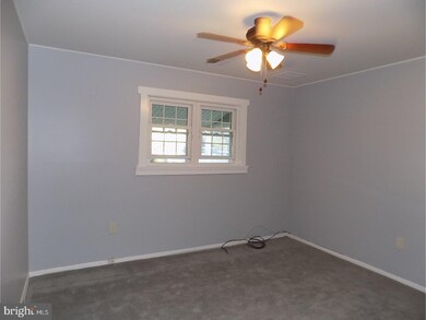 44 Autumn Ln, Levittown, PA 19055 - photo 7