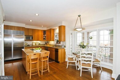 9411 Turnberry Dr, Potomac, MD 20854 - photo 7