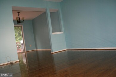 14918 Carriage Square Dr, Silver Spring, MD 20906 - photo 2