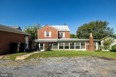 326 N Massanutten St, Strasburg, VA 22657 - photo 5