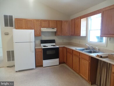 1005 Dominion Trail, Berkeley Springs, WV 25411 - photo 3