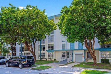 17620 Atlantic Blvd unit 316, Sunny Isles Beach, FL 33160 - photo 3