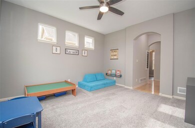 2826 147th St, Urbandale, IA 50323 - photo 4