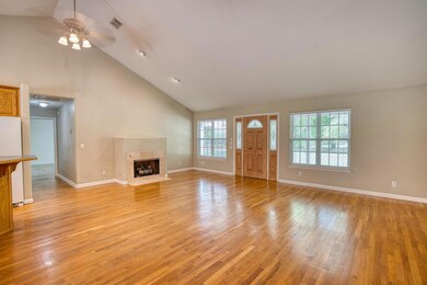 360 Sweetwater Cir, Crawfordville, FL 32327 - photo 5