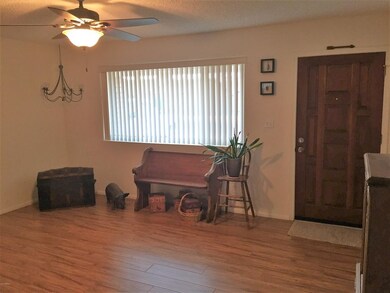 2102 W Flint  Living room IMG_1086