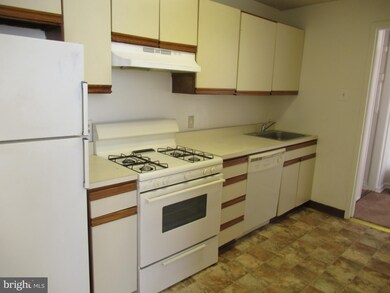 Radnor House unit 917, Bryn Mawr, PA 19010 - photo 5