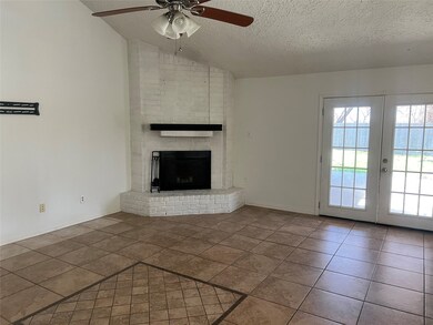 3218 Edgecreek Dr, Houston, TX 77066 - photo 3