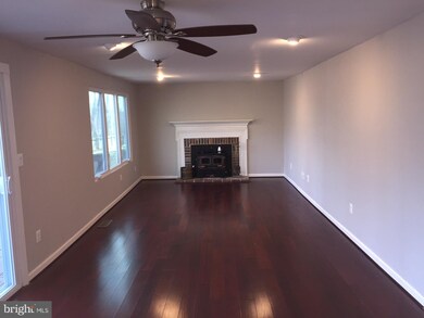 16124 Olmstead Ln, Woodbridge, VA 22191 - photo 3