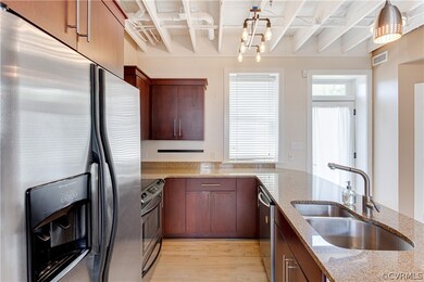 This awesome Kitchen offers stainless steel applia
