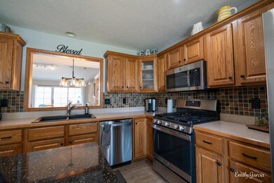 1571 Castlemaine Dr-09