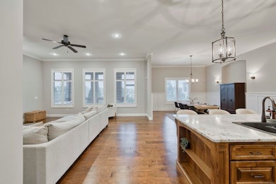 2933 S Camber Ave, Springfield, MO 65809 - photo 3