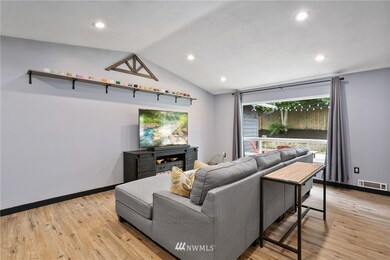 7403 7th Dr W, Everett, WA 98203 - photo 2