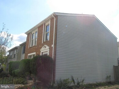 19112 Partridge Wood Dr, Germantown, MD 20874 - photo 2