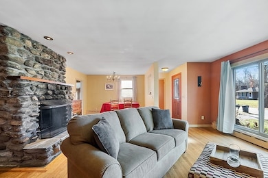 498 Bullard St, Holden, MA 01520 - photo 5