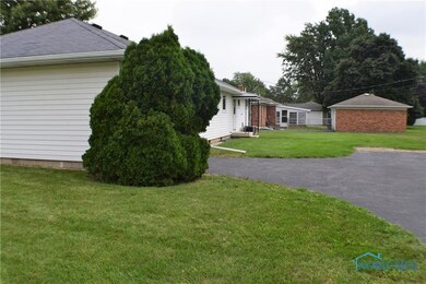 749 Erie St, Woodville, OH 43469 - photo 2