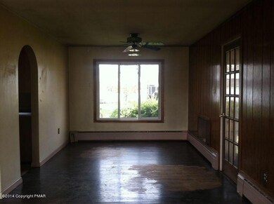 521 Charles St, Slatington, PA 18080 - photo 4