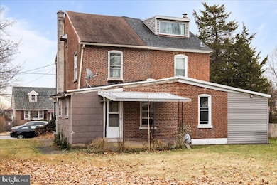 323 E Howard St, Pottstown, PA 19464 - photo 5