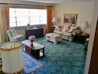 Living Room. Spacious living room! Furniture can s