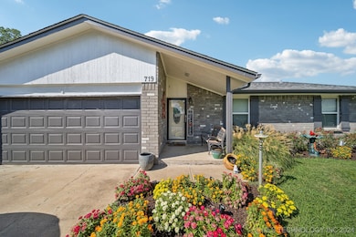 719 E Glenpool Blvd, Glenpool, OK 74033 - photo 3