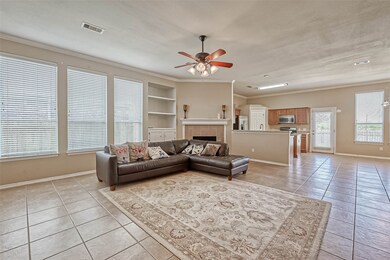 695 Columbia St, Alvin, TX 77511 - photo 5