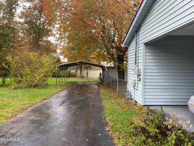 556 Dillon St, Crossville, TN 38555 - photo 4