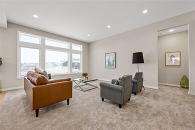 5586 Meadow Grass Cir SE, Cedar Rapids, IA 52403 - photo 3