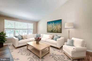 9365 Tovito Dr, Fairfax, VA 22031 - photo 3