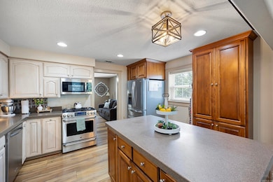 1207 E Rock St, Morrilton, AR 72110 - photo 3