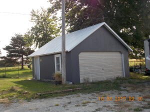 DETACHED GARAGE