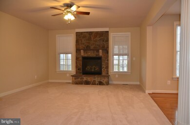 40649 Banshee Dr, Leesburg, VA 20175 - photo 7