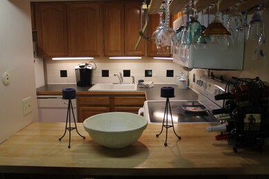 32 Fox Run Rd unit 3, Lincoln, NH 03251 - photo 2