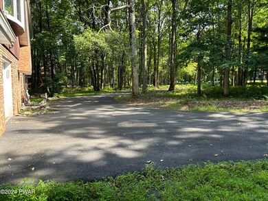 141 Friendship Dr, Hawley, PA 18428 - photo 4