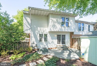 7819 Stovall Ct, Lorton, VA 22079 - photo 6