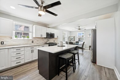 1679 Ward St, Marcus Hook, PA 19061 - photo 4