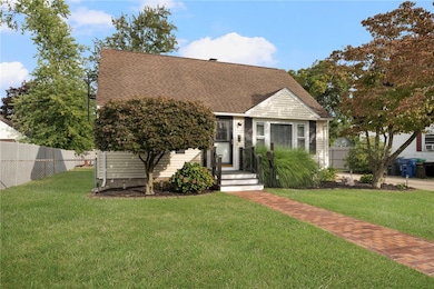 118 Airway Rd, Warwick, RI 02886 - photo 2