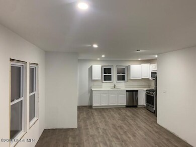 26 Oregon Ave, Rensselaer, NY 12144 - photo 3